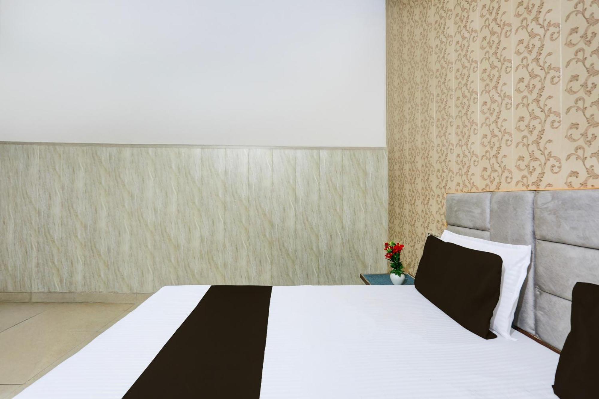 Hotel O Vk Palace Agra  Bagian luar foto
